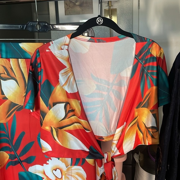 NWOT LULAROE (no tag) TOP & SKIRT MIAMI FLORAL DESIGN. SZ L - Picture 2 of 10